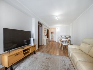 kgs22b7aebs21y06h9w2zj.jpg