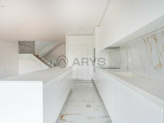 sfj6qujyzkvx311rk7kg8.jpg